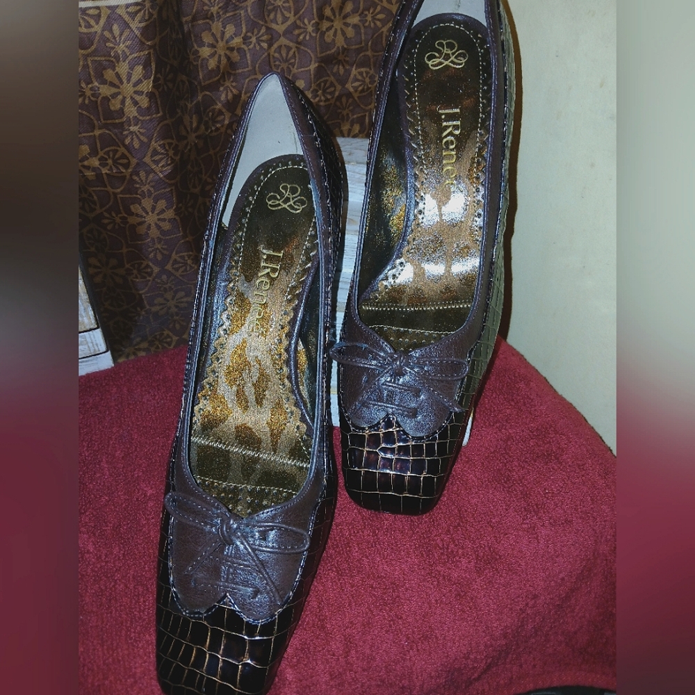 Vintage J. RENEE Bow Front Square Toe Heels (Size 7.5 M)